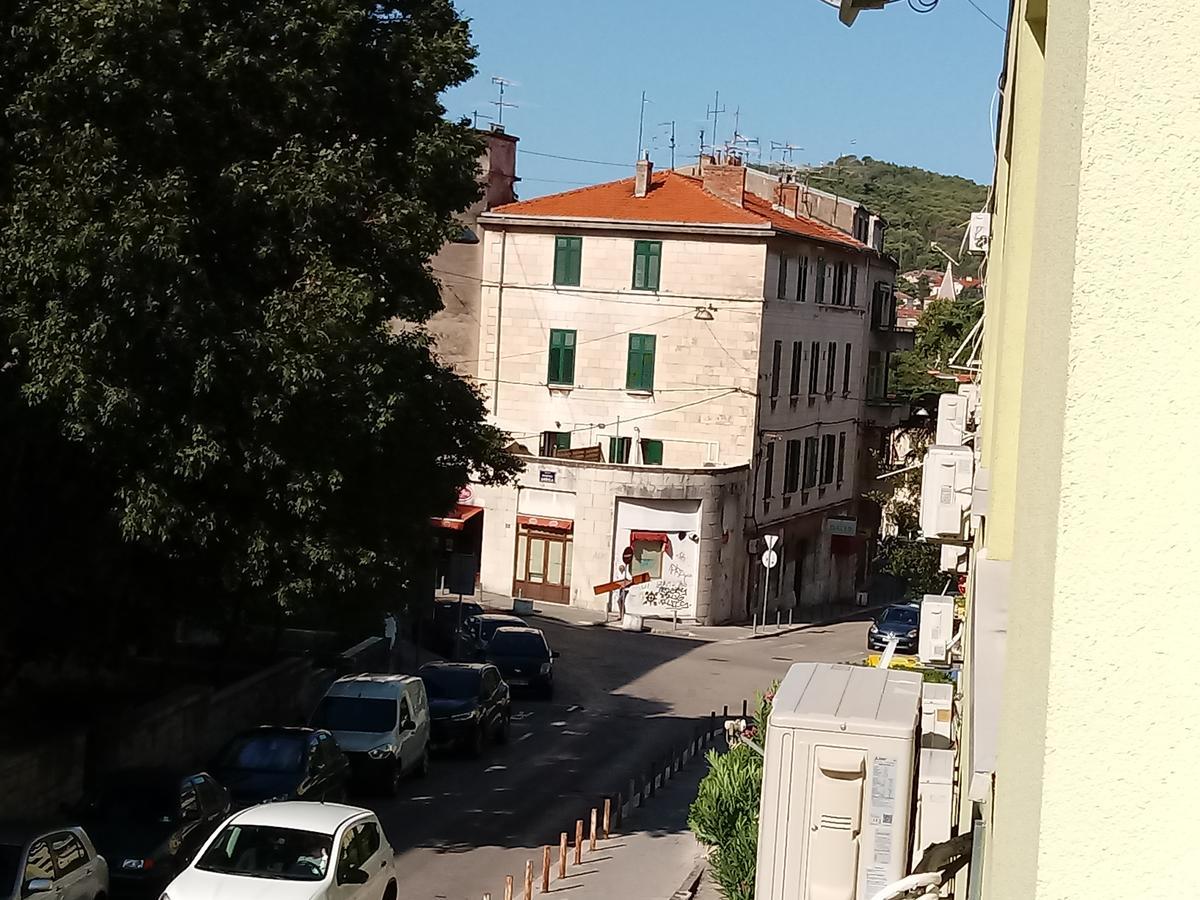 Apartment In Centre For 7 Split Exterior foto